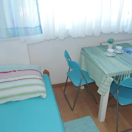 Apartment For 3 People Near The Sea