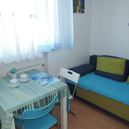 Apartment For 3 People Near The Sea *